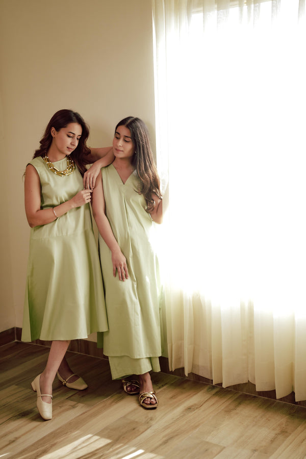 DRESSES